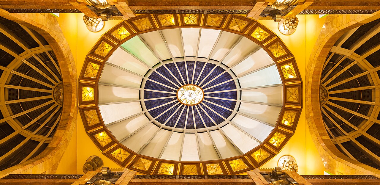 Fachada de mármol del Palacio de Bellas Artes en la Ciudad de México